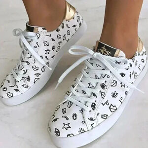 OTBT NEW leather eyes lips all over sneaker casual shoe pattern Size 9.5 NWT